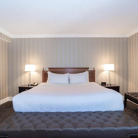 Sandman Signature Edmonton Downtown Hotel Екстер'єр фото