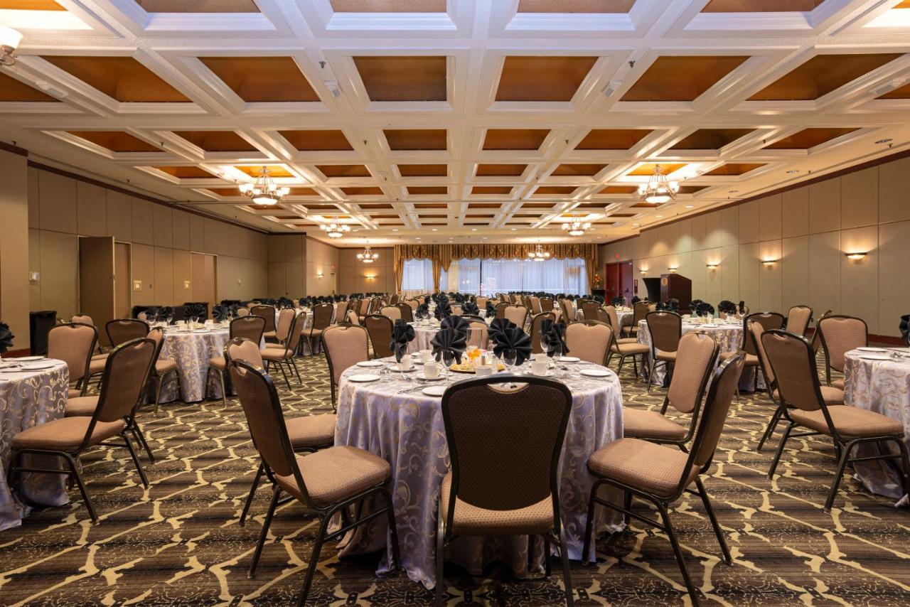 Sandman Signature Edmonton Downtown Hotel Екстер'єр фото