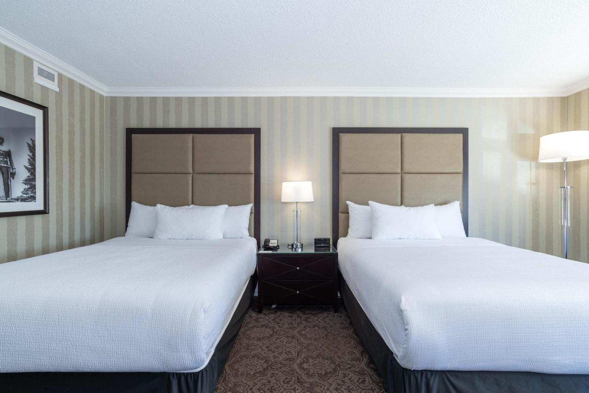 Sandman Signature Edmonton Downtown Hotel Екстер'єр фото